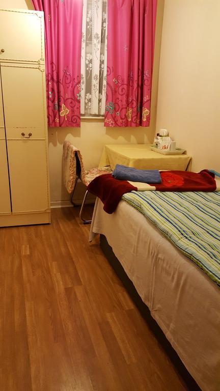 Cherry House & Self Catering Hotel Leeds  Buitenkant foto