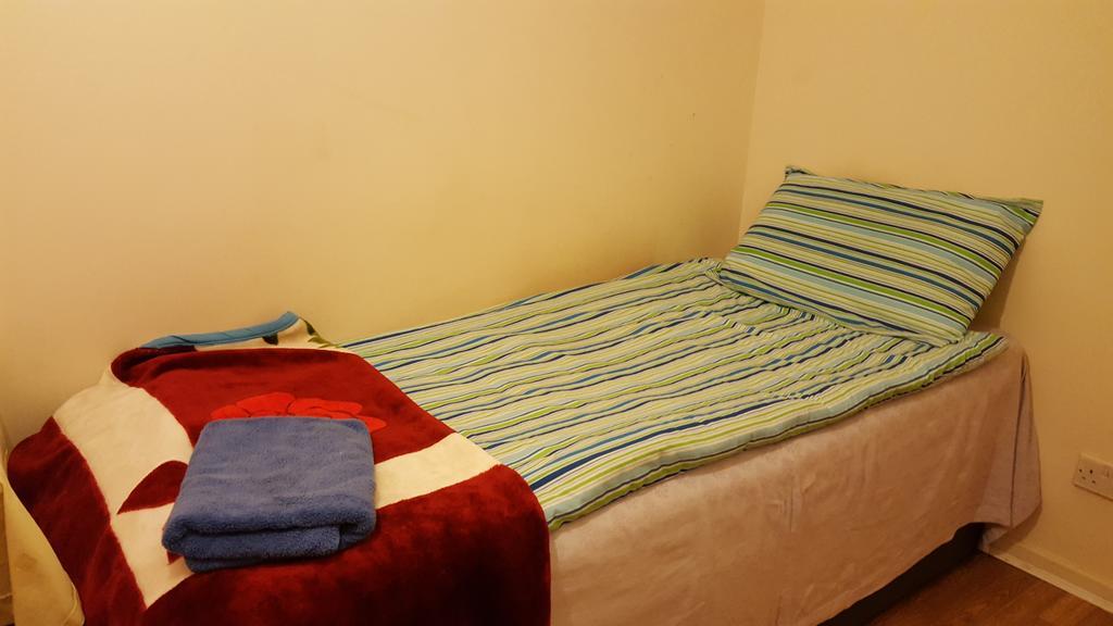 Cherry House & Self Catering Hotel Leeds  Buitenkant foto