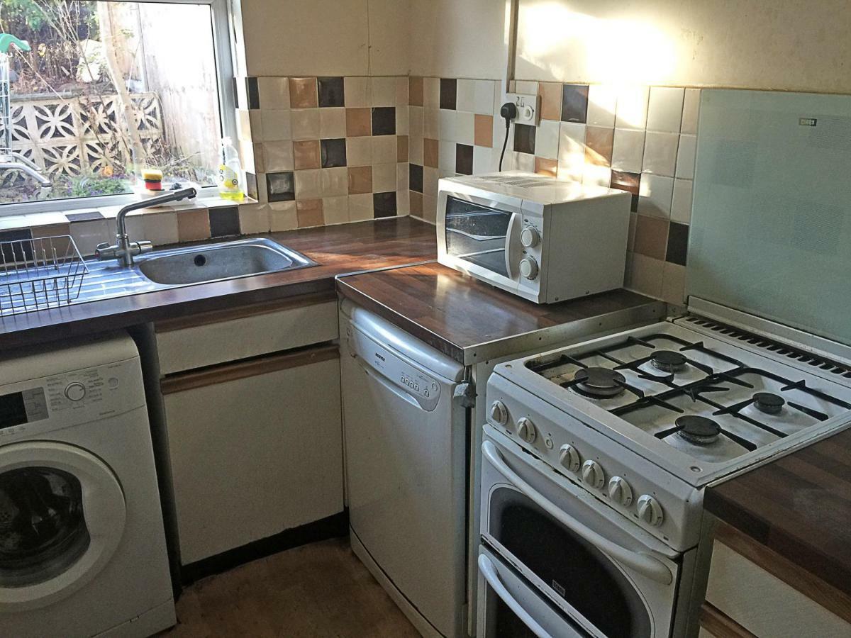 Cherry House & Self Catering Hotel Leeds  Buitenkant foto